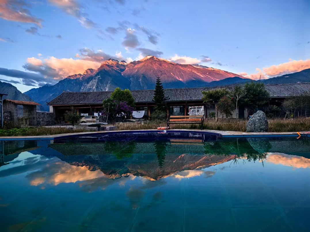 Zhenfu Courtyard Pool Vacation Beauty