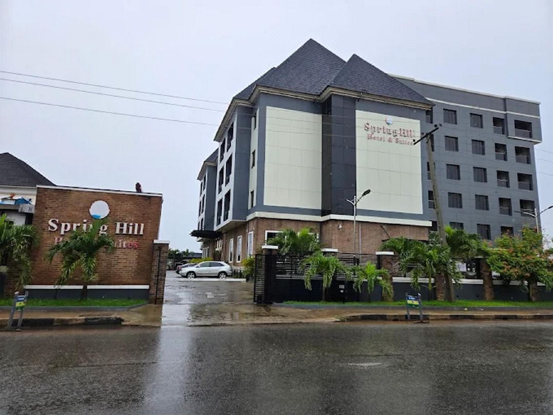 SpringHill Hotel & Suites