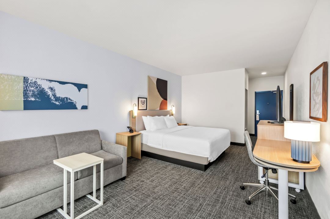 Spark by Hilton Duluth