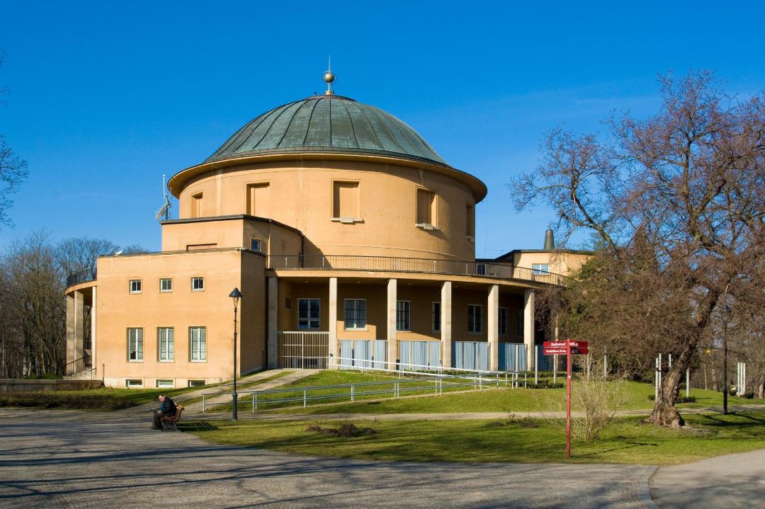 Charles Central