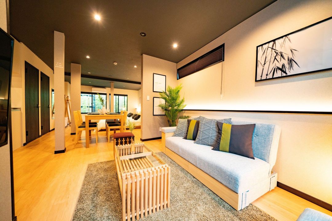 อีสท์ วัน