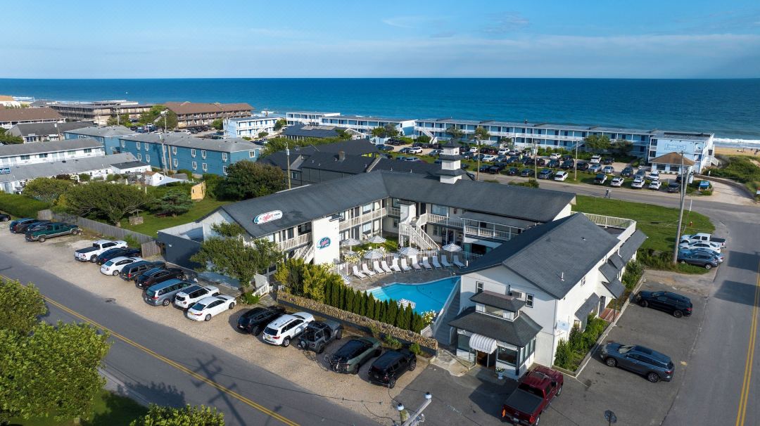 A Wave Inn - Montauk