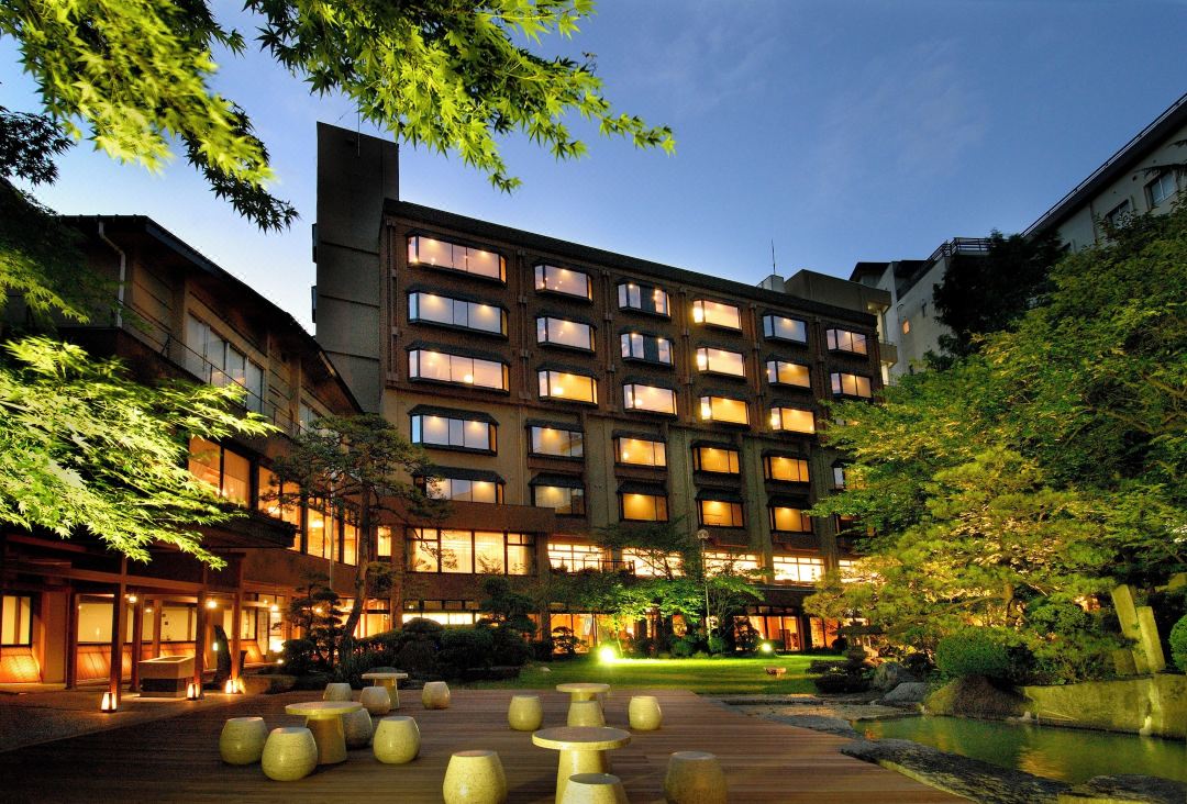 โรงแรมทากิโนยุ