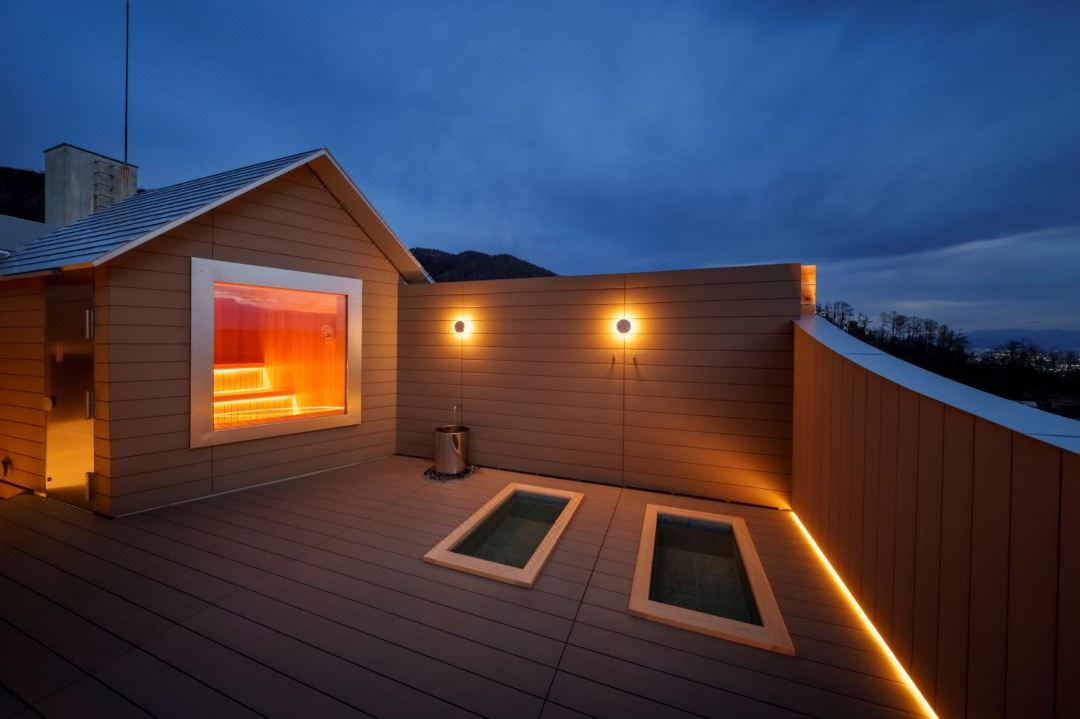 ออนเซ็น โฮเทล โอโมโต