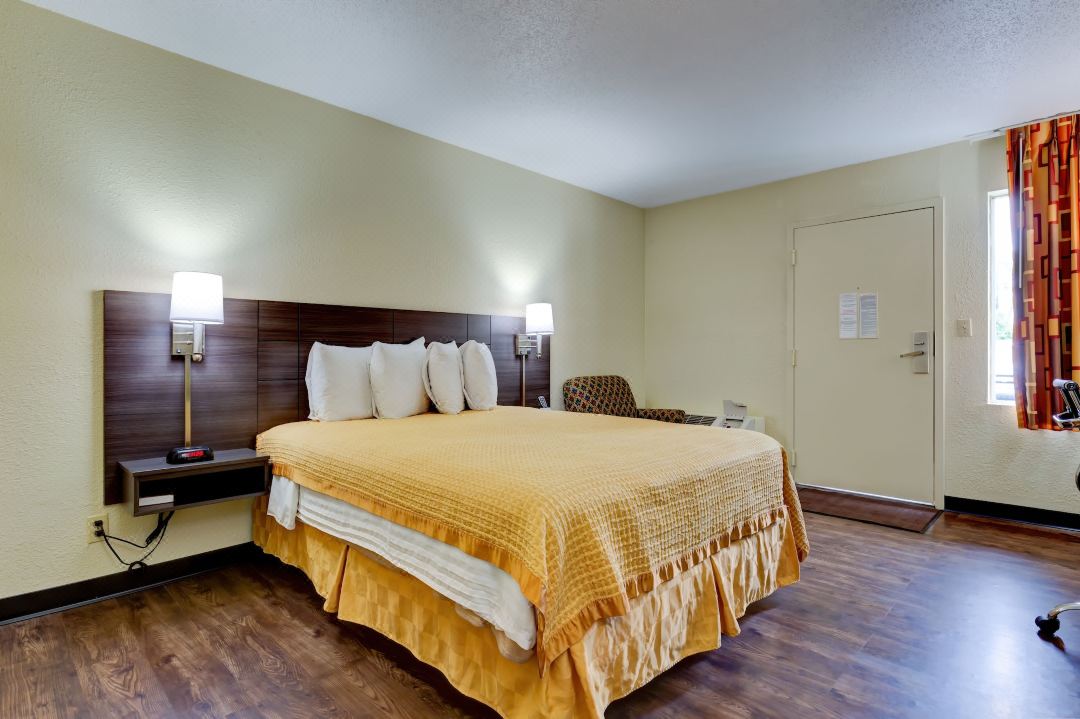 Continental Inn - Charlotte