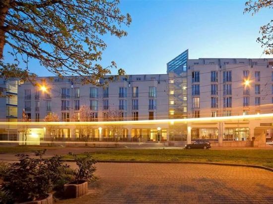 ibis Styles Stuttgart - Tap to explore photos