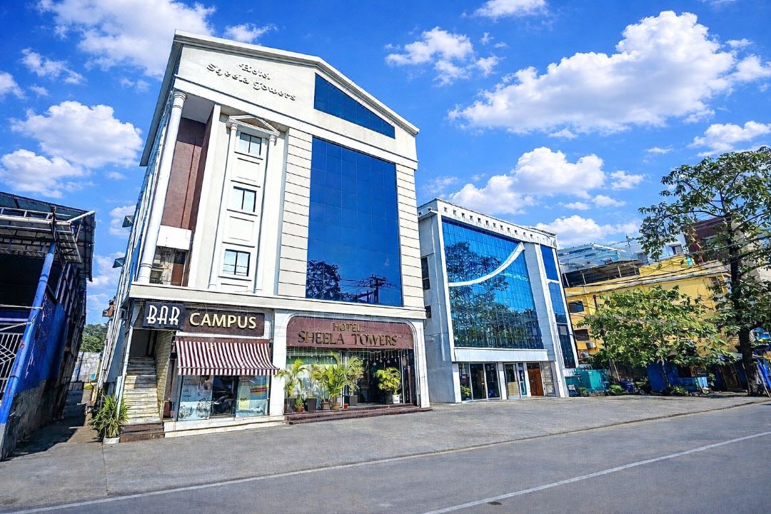 Hotel Sheela Towers