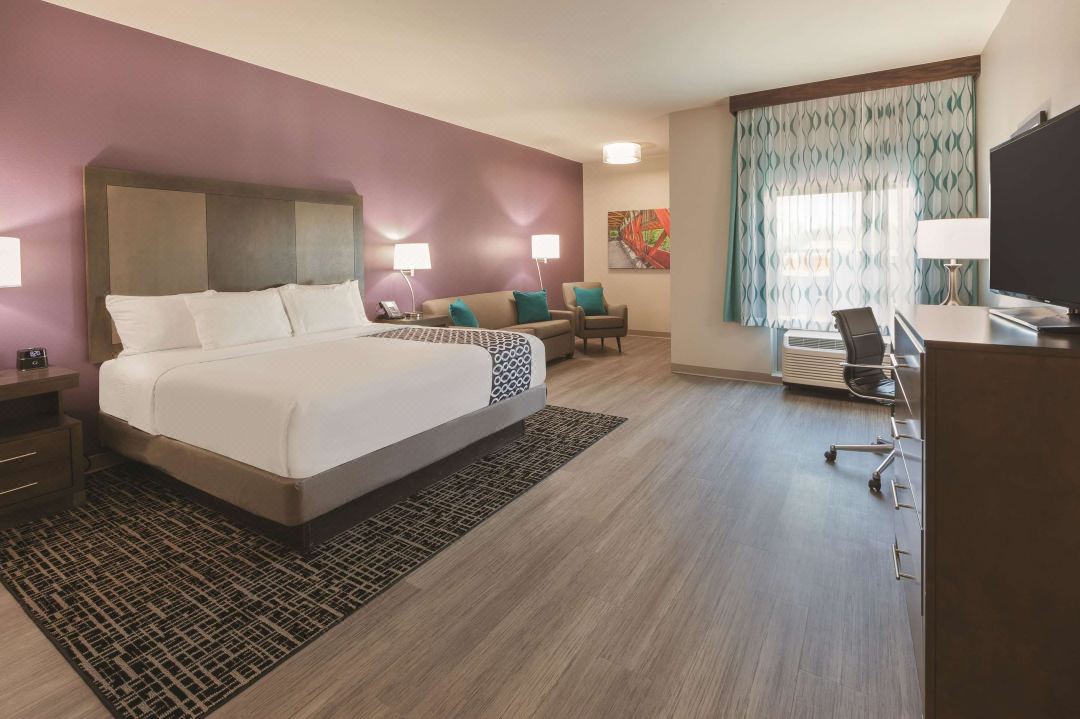 La Quinta Inn & Suites by Wyndham Terre Haute