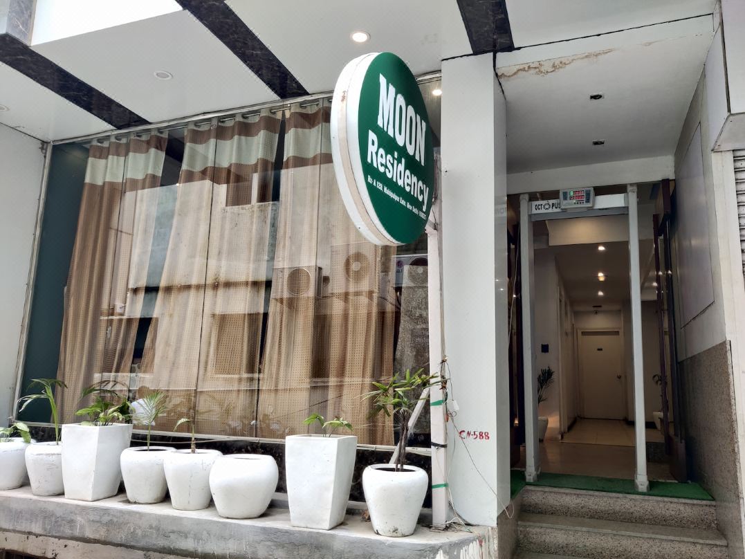 Moon Residency