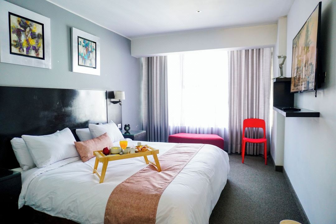 Apart Hotel Petit Palace Suites