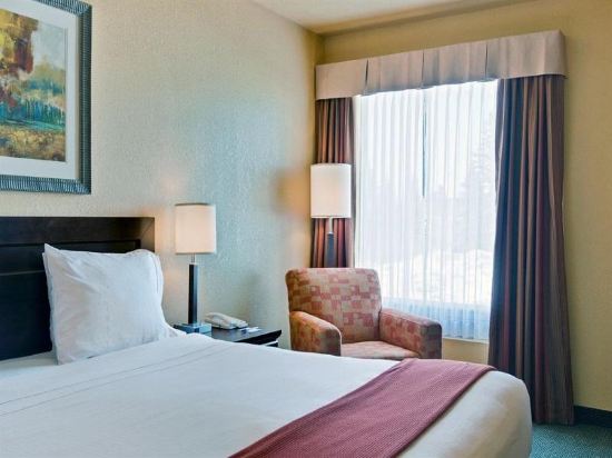 Holiday Inn Express, an IHG Hotel - Tap to explore photos