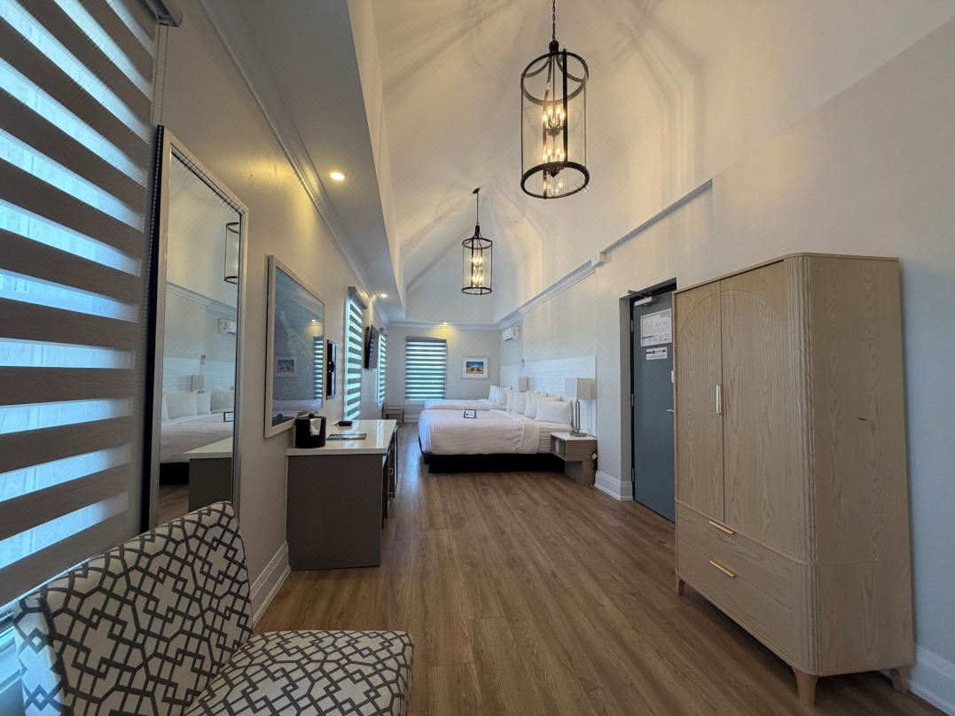 Colonial Hotel & Suites