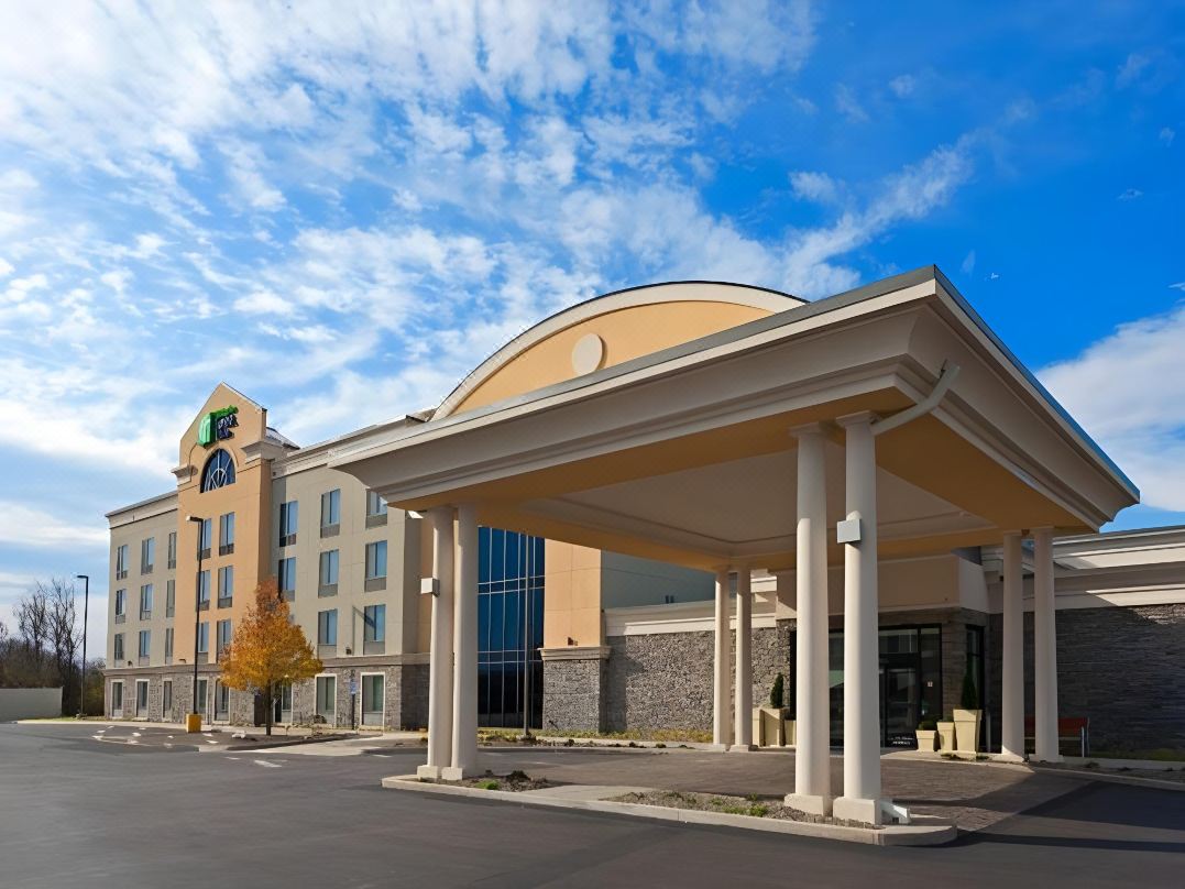 Holiday Inn Express & Suites BATAVIA - DARIEN LAKE by IHG