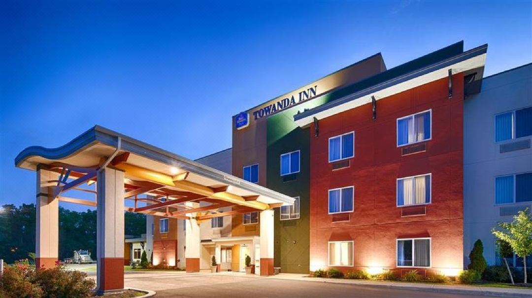 Paradise Inn & Suites