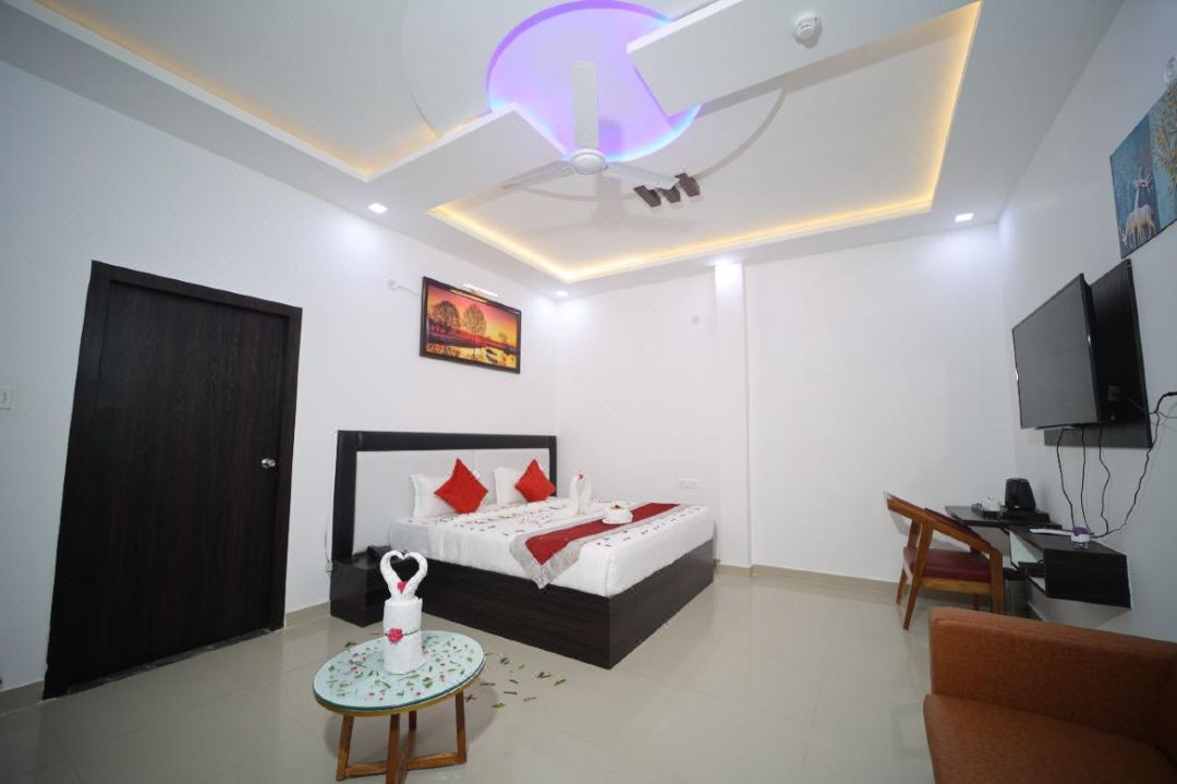 The Hotel Paradise