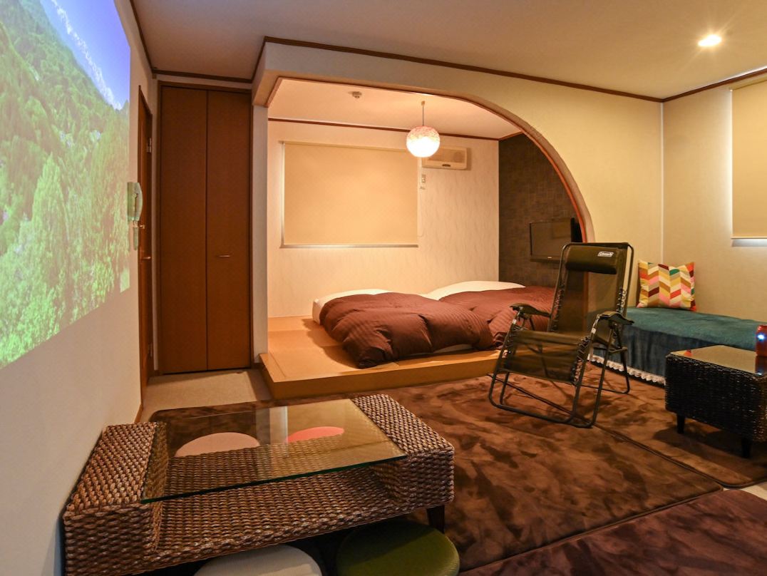 Lake Side Inn Beehive