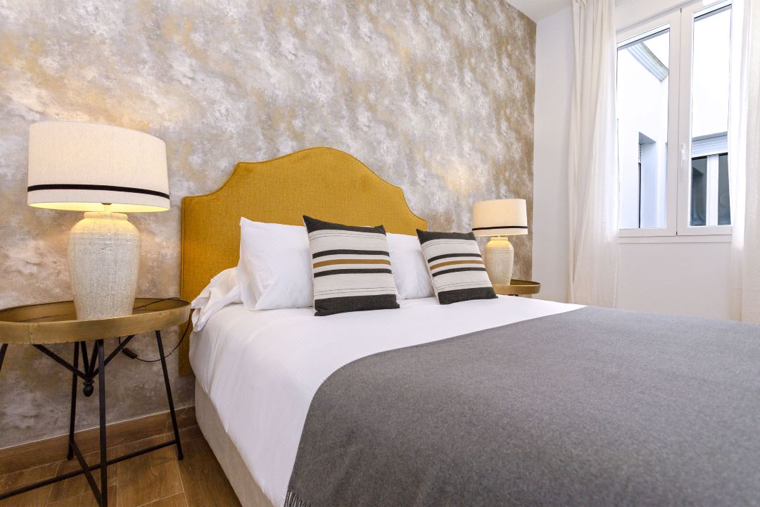 Modern apartment with terrace in the city center. Recaredo VIII