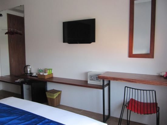 Hiep Yen Hotel - Tap to explore photos