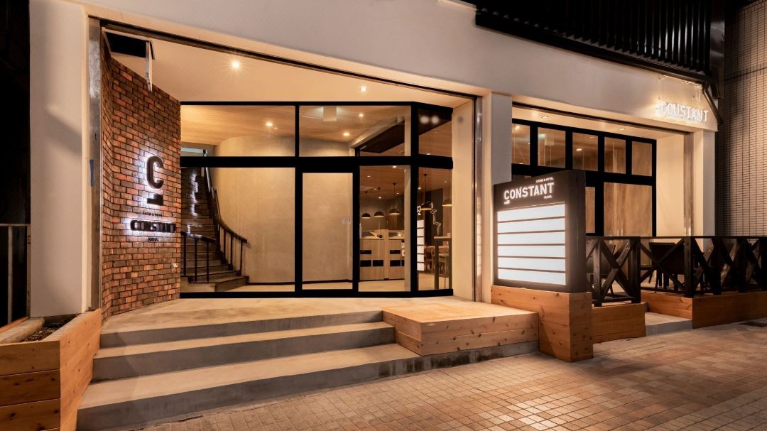 那霸康斯坦特膠囊旅館及飯店