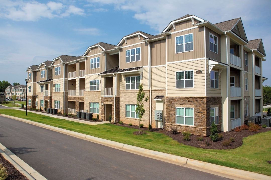 Landing Apartments Greer - Sugar Creek
