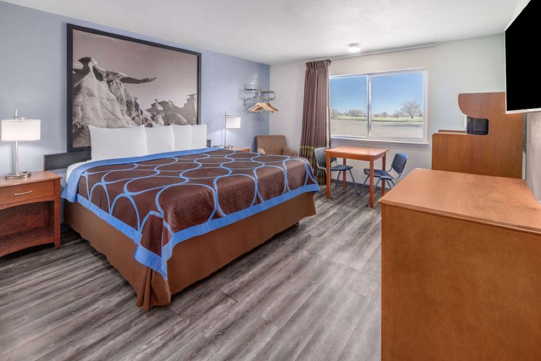 Super 8 by Wyndham Clayton