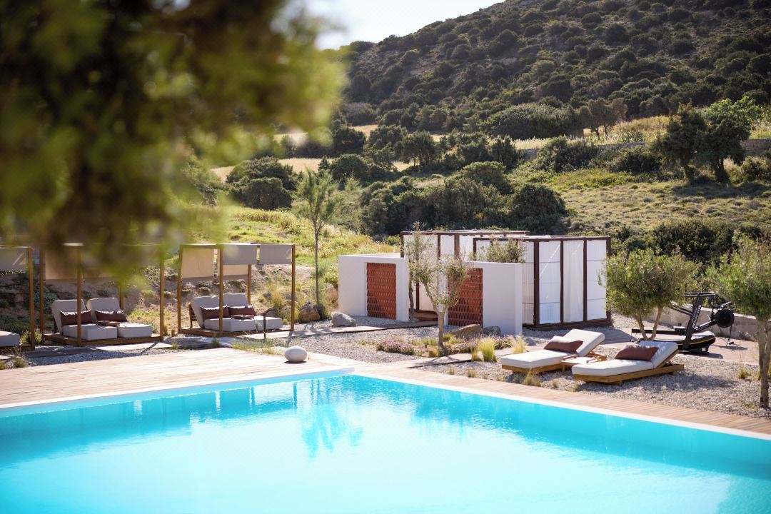 Golden Milos Beach House by Domotel