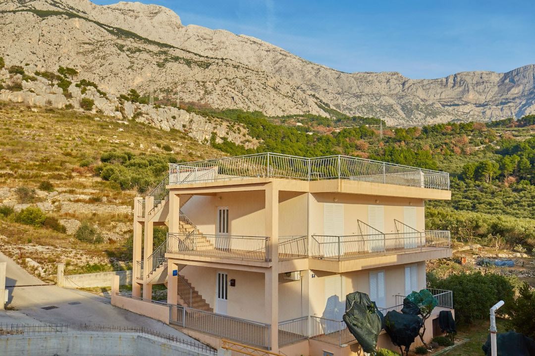 Apartments Zelic Tucepi
