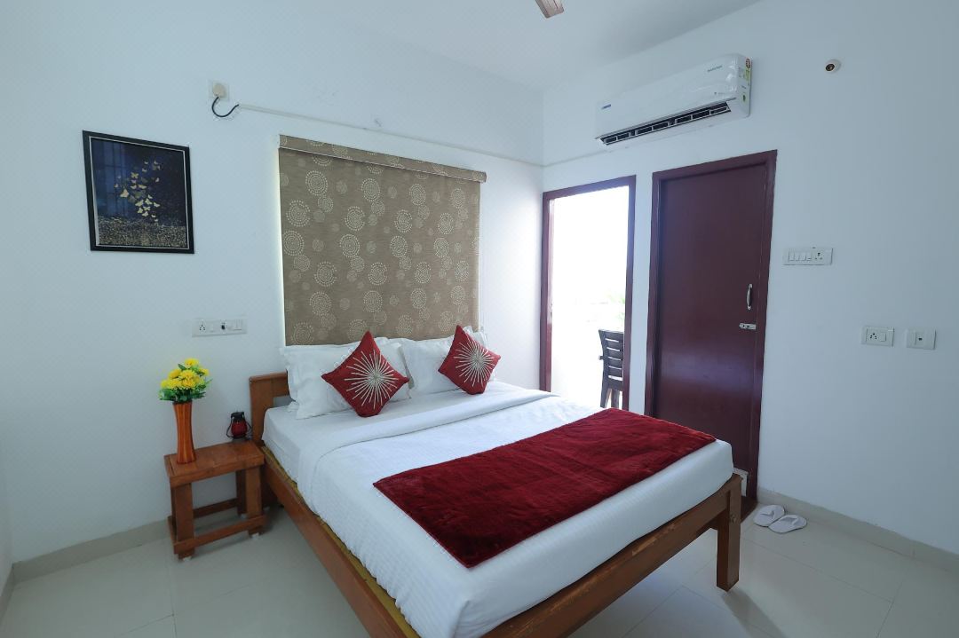 Royal Beach Service Apartment