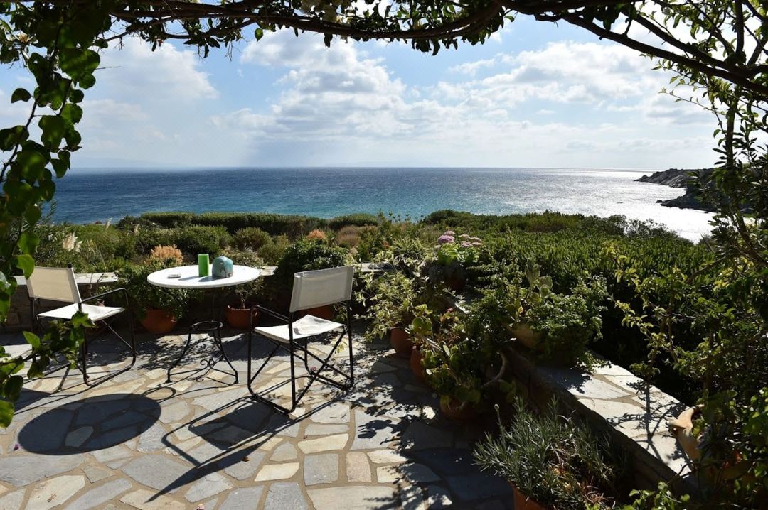 Sophia Villa Paros - Beachfront Villa at Lolantonis