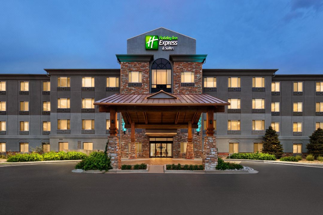 Holiday Inn Express & Suites Denver Airport