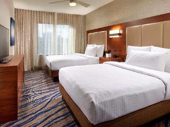 Homewood Suites by Hilton San Diego Mission Valley/Zoo - Tap to explore photos