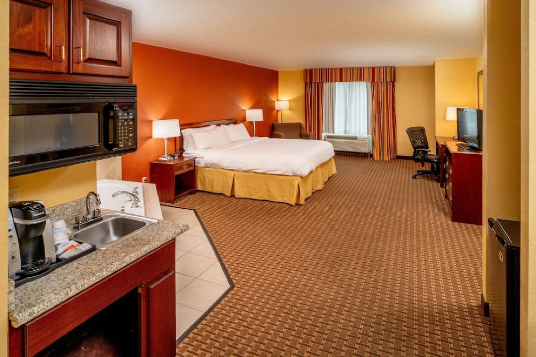 Holiday Inn Express & Suites Hazard