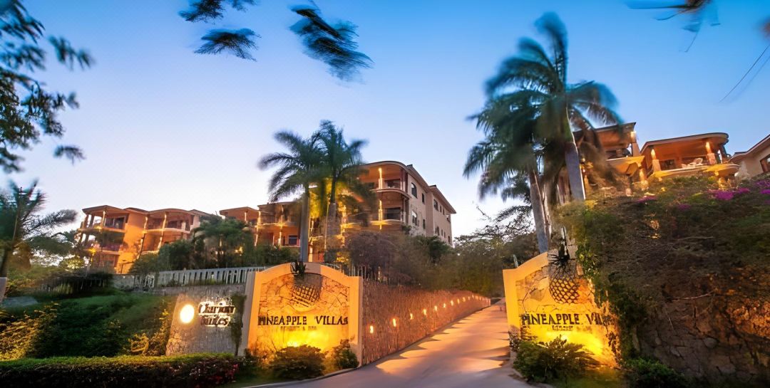 Clarion Suites Roatan at Pineapple Villas