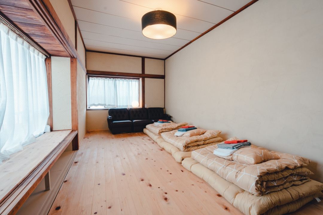 Slow House (Private Room 101)