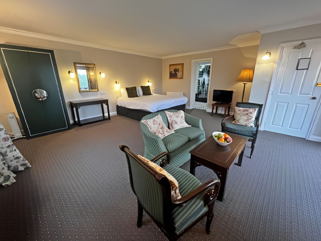 Shillingford Bridge Hotel