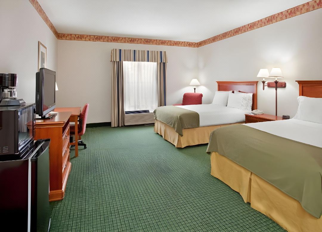 Holiday Inn Express & Suites Batesville