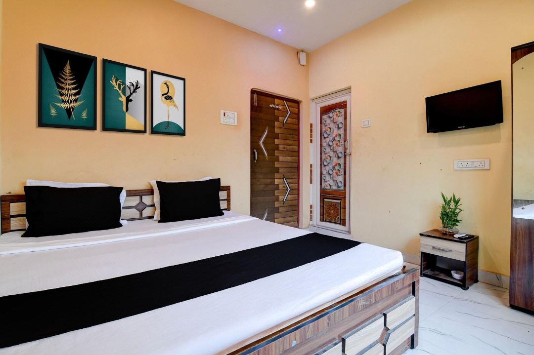 Deluxe With City View Chowdhury Guest
