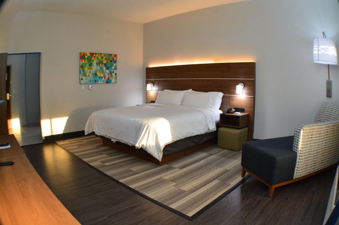 Holiday Inn Express & Suites Seguin