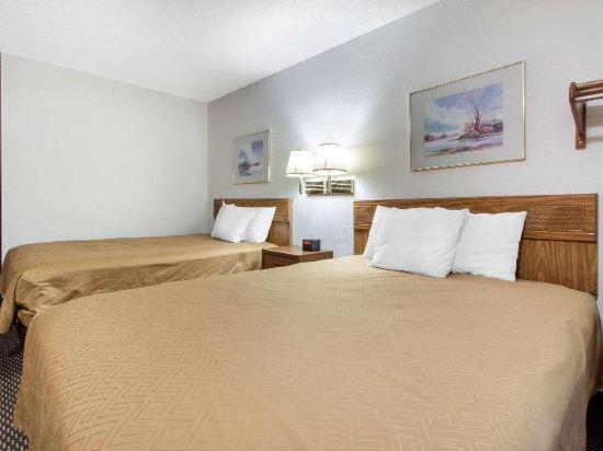 Econo Lodge - Tap to explore photos