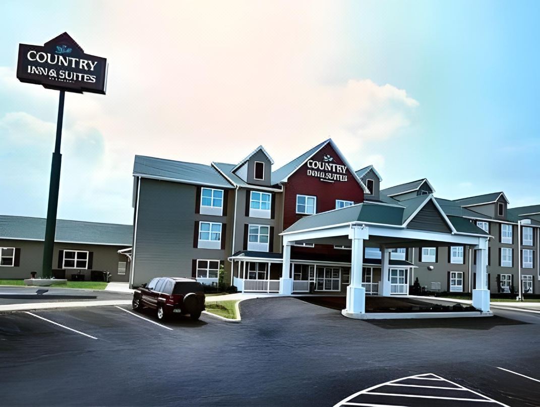 Country Inn & Suites by Radisson, Chambersburg, PA