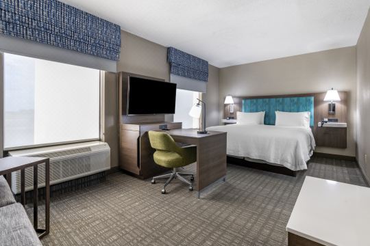 Hampton Inn & Suites Louisville East