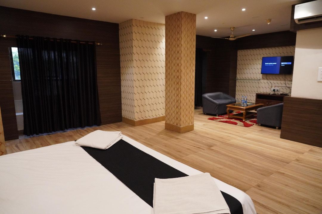 Royal Chetan Inn