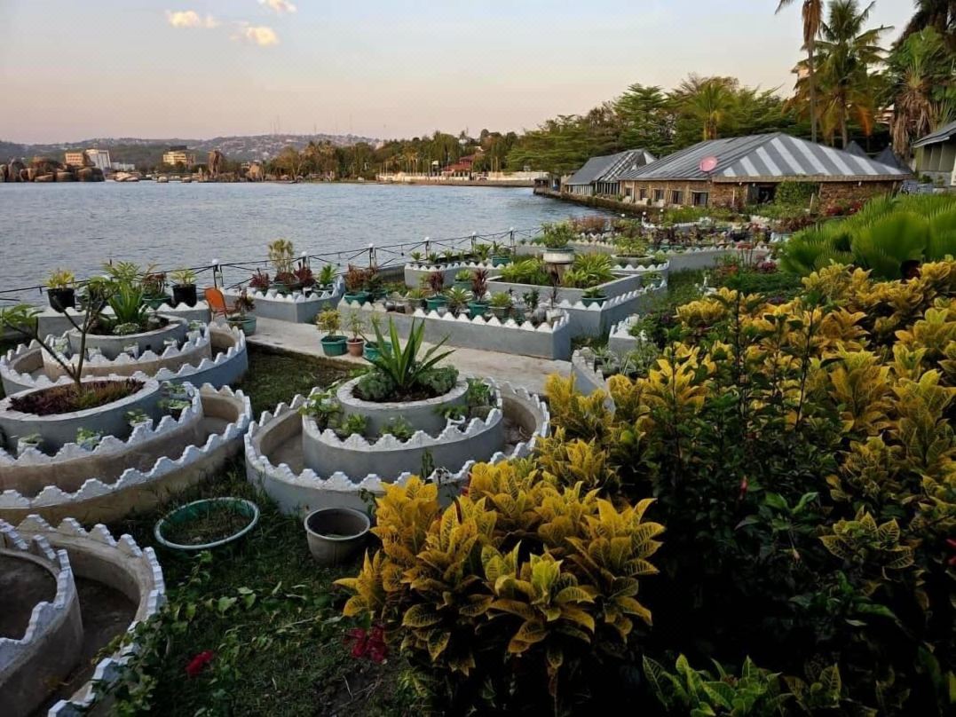 Rusty Rock Beach Resort & Spa