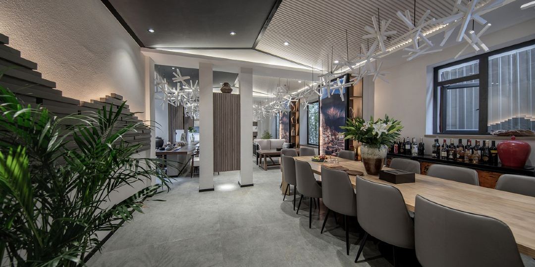 六逸·春上花园九点(丽江古城店)