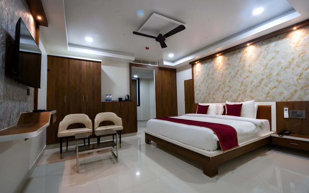 Hotel Lahari International