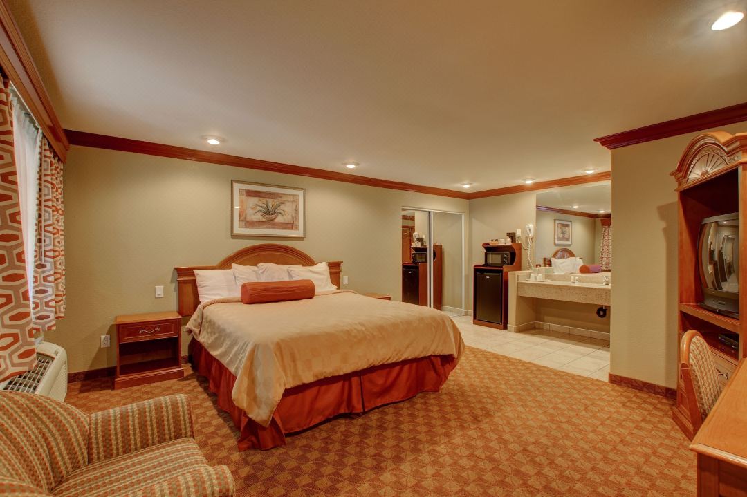 Thunderbird Lodge