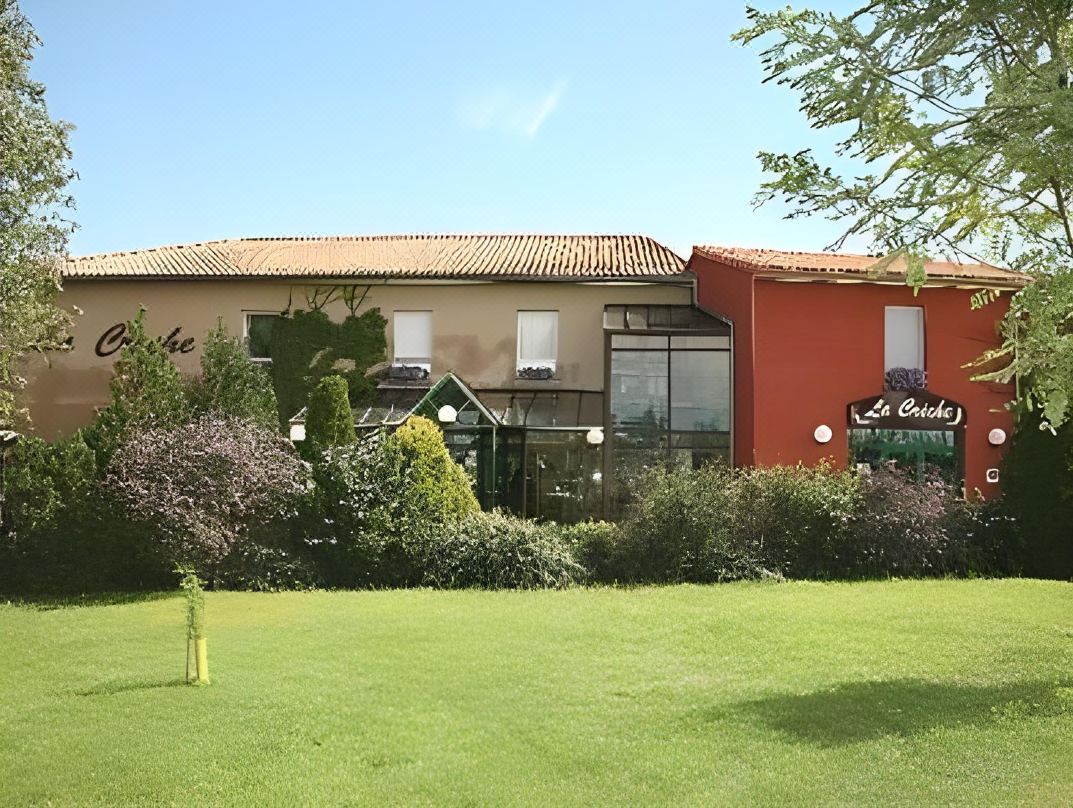 La Crèche飯店餐廳及其室內游泳池 - Logis Hôtels
