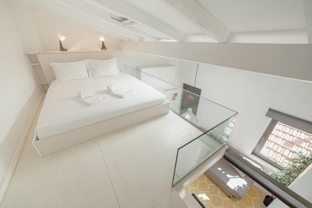 Mezzanine Stylish Apartments by Vacationy