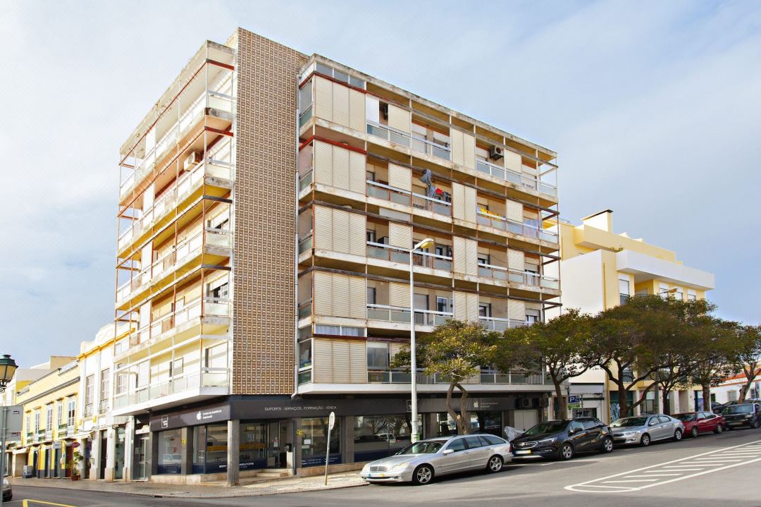 Bluesky in Faro With 1 Bedrooms and 1 Bathrooms