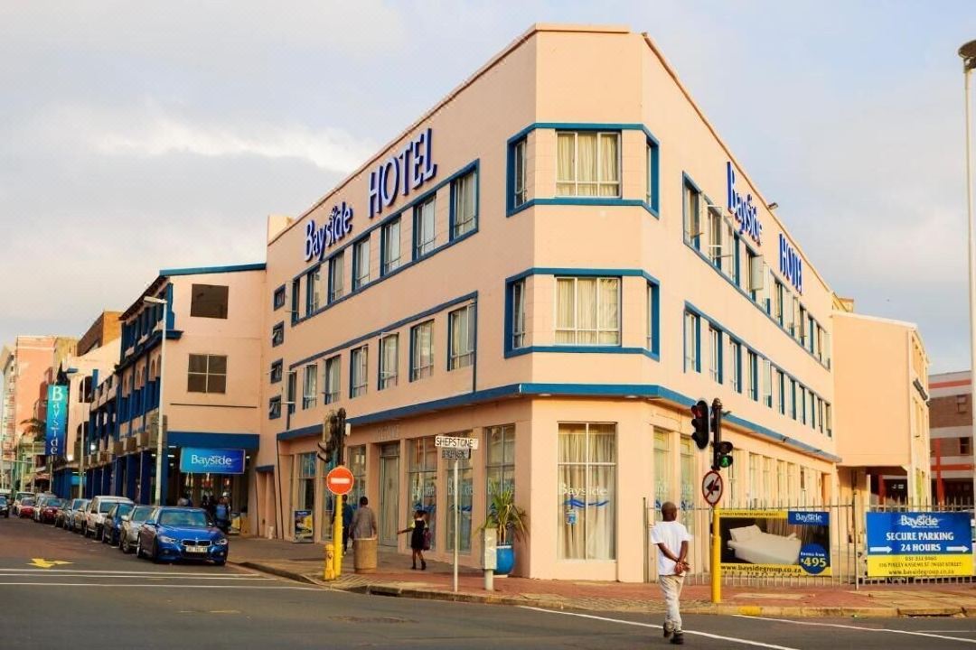 Bayside Hotel 100 Pixley Kaseme Street (West Street)